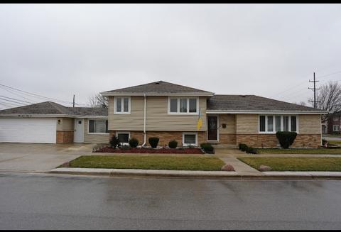 3791 Scott St, Schiller Park, IL 60176