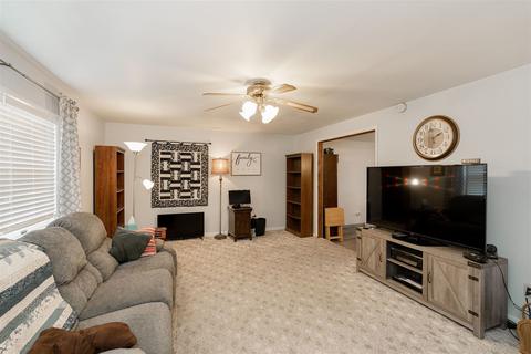 402 Miles Ln, Normal, IL 61761 photo 21