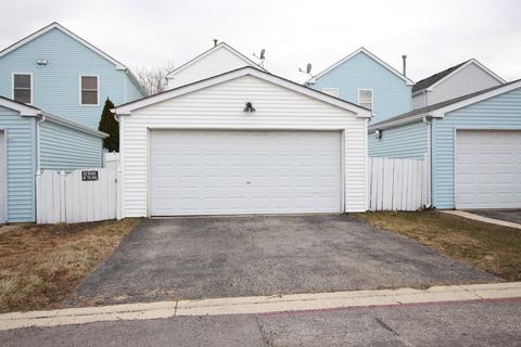 2052 Grayhawk Dr, Aurora, IL 60503 photo 4