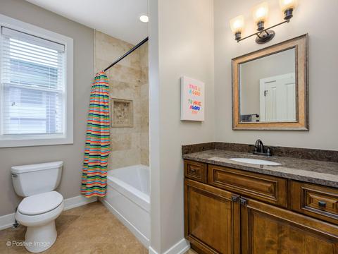 3632 N Artesian Ave, Chicago, IL 60618 photo 18