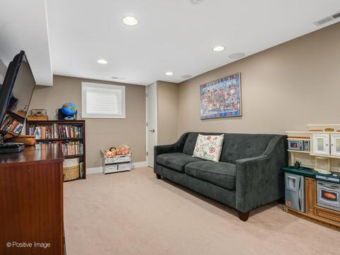 3632 N Artesian Ave, Chicago, IL 60618 photo 22