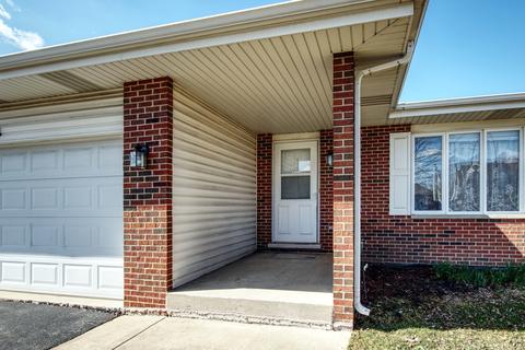2103 Olde Mill Rd, Plainfield, IL 60586 photo 2