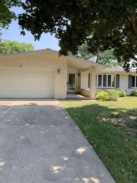 2 Westminster Dr, Spring Valley, IL 61362