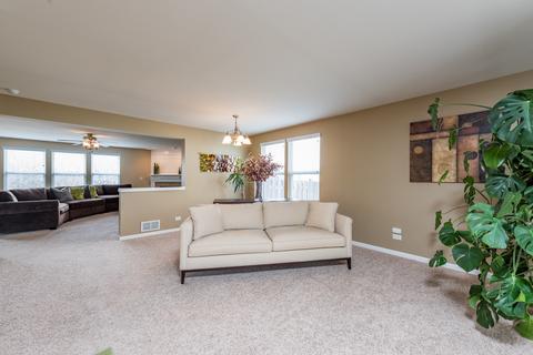 3913 Harmony Ct, Zion, IL 60099 photo 9