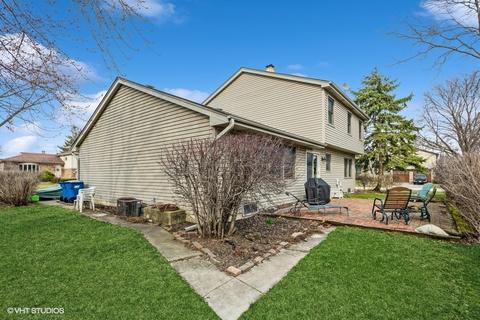 1015 Congress Dr, Bartlett, IL 60103 photo 11