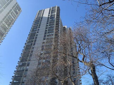 1360 N Sandburg Ter #2312, Chicago, IL 60610