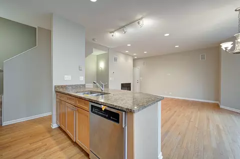 1132 E 46th St, Chicago, IL 60653 photo 6