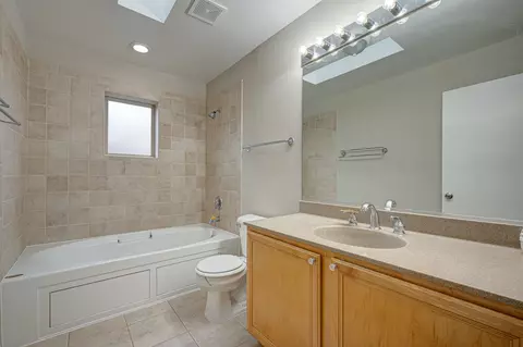 1132 E 46th St, Chicago, IL 60653 photo 8