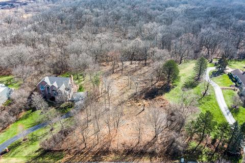 35 Woodview Ln, Lemont, IL 60439
