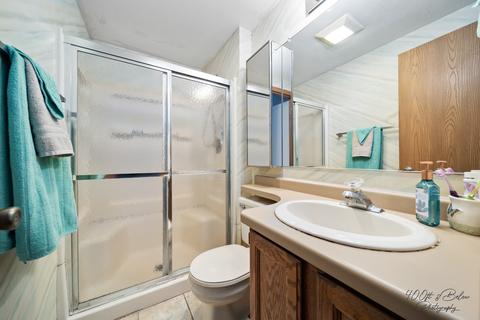 614 Nancy Ln, Mchenry, IL 60051 photo 4