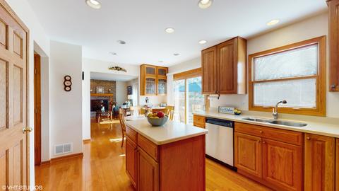 2806 Mill Creek Ln S, Rolling Meadows, IL 60008 photo 8