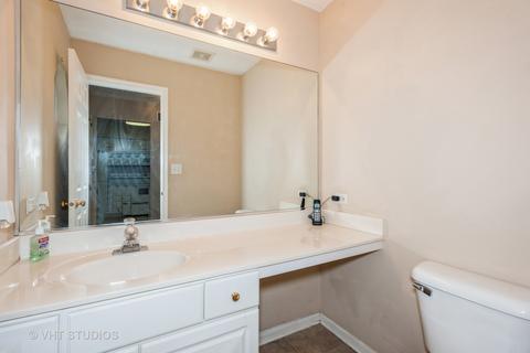 338 Cimarron Rd E, Lombard, IL 60148 photo 9