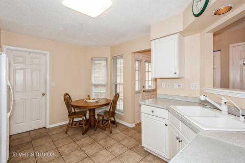 338 Cimarron Rd E, Lombard, IL 60148 photo 7