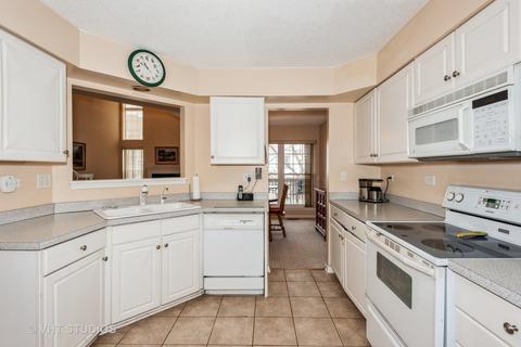 338 Cimarron Rd E, Lombard, IL 60148 photo 8