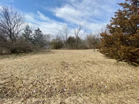 1311 Moraine Dr, Woodstock, IL 60098