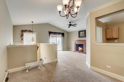 937 Symphony Dr, Aurora, IL 60504 photo 5