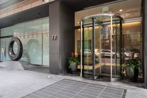 77 E Walton St #23E, Chicago, IL 60611
