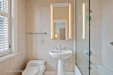70 E Cedar St #1402, Chicago, IL 60611 photo 11