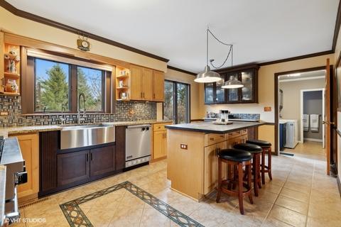 2404 N Long Ln, Mchenry, IL 60051 photo 9