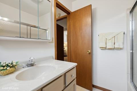 2404 N Long Ln, Mchenry, IL 60051 photo 28