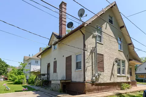 Exterior - 553 E Bourbonnais St, Kankakee, IL 60901 photo 4 of 6