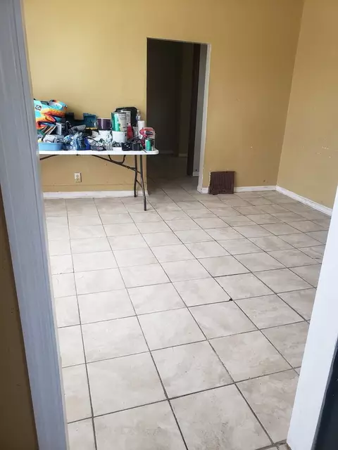 Kitchen - 553 E Bourbonnais St, Kankakee, IL 60901 photo 5 of 11