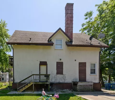 Exterior - 553 E Bourbonnais St, Kankakee, IL 60901 photo 5 of 6