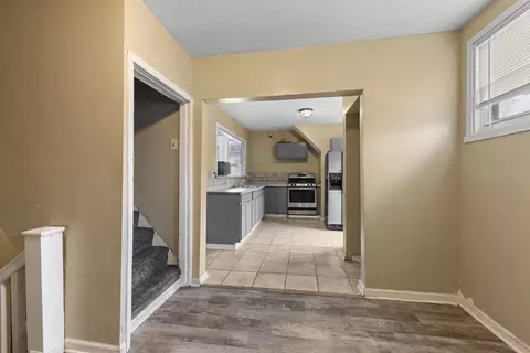 Kitchen - 553 E Bourbonnais St, Kankakee, IL 60901 photo 11 of 11