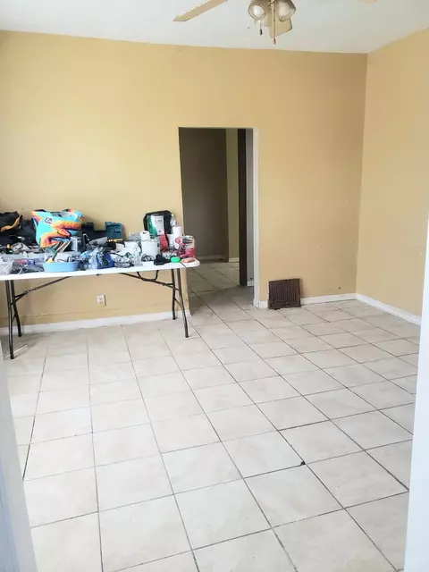 Kitchen - 553 E Bourbonnais St, Kankakee, IL 60901 photo 1 of 11
