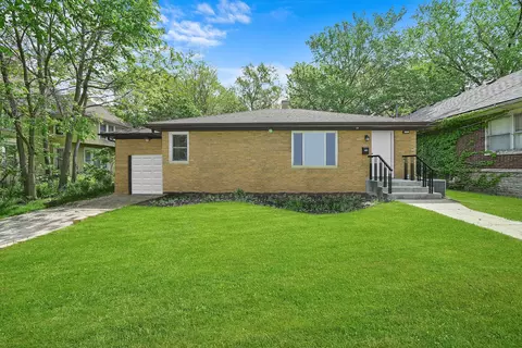 224 S State St, Lockport, IL 60441