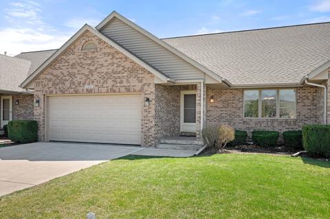 1258 Milan Dr S, Sycamore, IL 60178