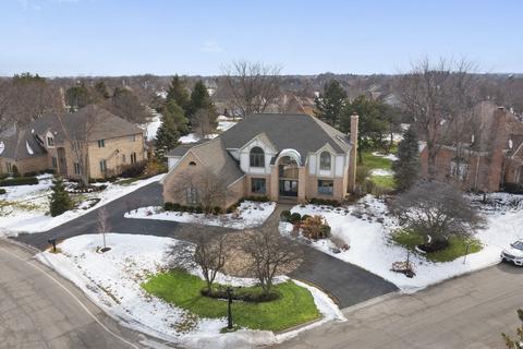 421 Boulder Dr, Lake In The Hills, IL 60156