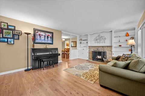 520 Parkway Dr, Wheaton, IL 60187 photo 3