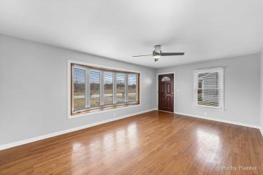 112 Park Ave, Cary, IL 60013 photo 7