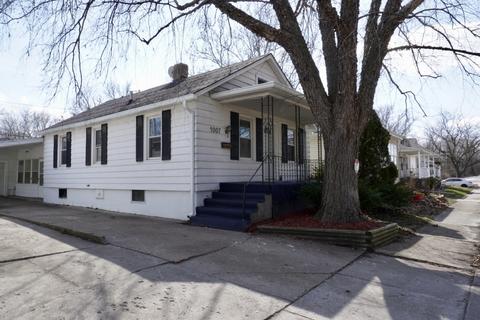 1007 E Taylor St, Bloomington, IL 61701 photo 1