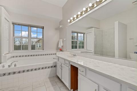 254 Shawnee Ct, Bartlett, IL 60103 photo 19