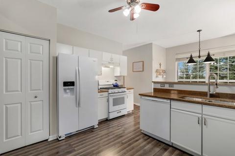 254 Shawnee Ct, Bartlett, IL 60103 photo 6