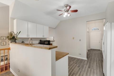 254 Shawnee Ct, Bartlett, IL 60103 photo 7