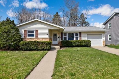 1278 Blackhawk Dr, Elgin, IL 60120 photo 1