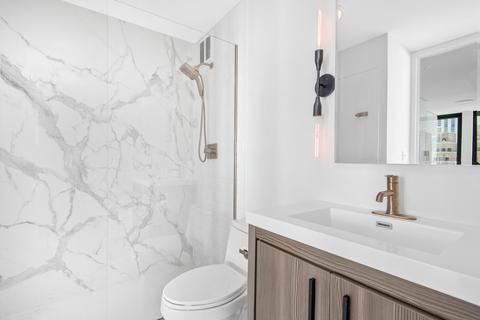 1 E Scott St #1703, Chicago, IL 60610 photo 9