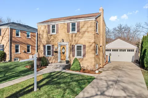 417 N Pine St, Mount Prospect, IL 60056 photo 1