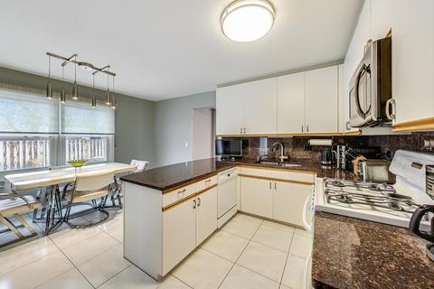 638 Hastings Rd, Wheeling, IL 60090 photo 14