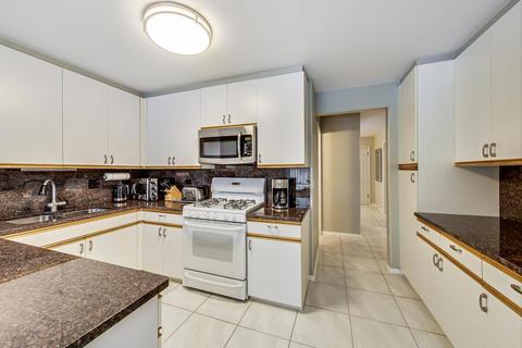 638 Hastings Rd, Wheeling, IL 60090 photo 13