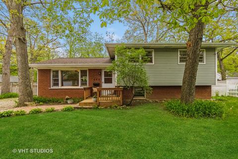 505 2nd St, Grayslake, IL 60030