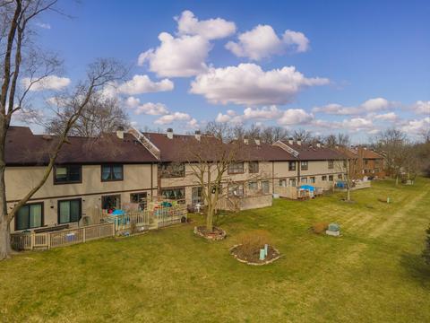 205 Shadow Bend Dr, Wheeling, IL 60090 photo 23