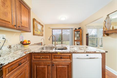 205 Shadow Bend Dr, Wheeling, IL 60090 photo 8
