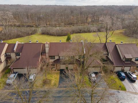 205 Shadow Bend Dr, Wheeling, IL 60090 photo 2