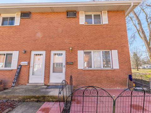 1227 Town Crest Dr #F, New Lenox, IL 60451