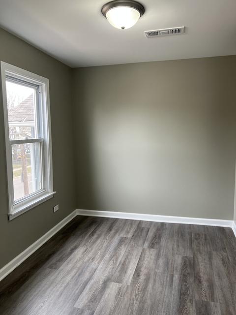 523 E Benton St, Aurora, IL 60505 photo 5