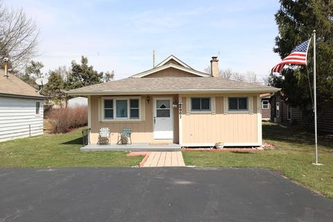 4902 Parkview Dr, Mchenry, IL 60050 photo 1